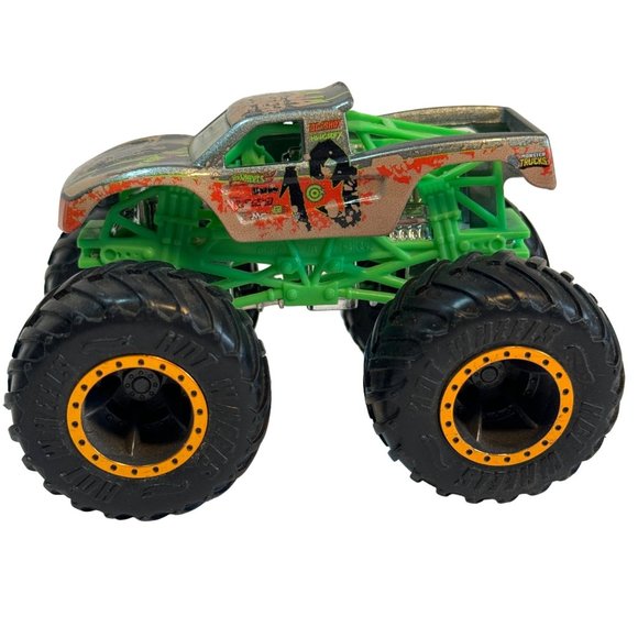 Mattel Hot Wheels Monster Trucks 1-64 Sriracha Jeep Baja Backdraft Skull Lot 5 - Picture 14 of 16